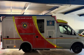 Intensivtransporter außen