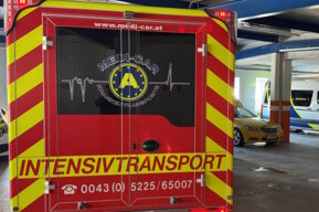 Intensivtransporter außen
